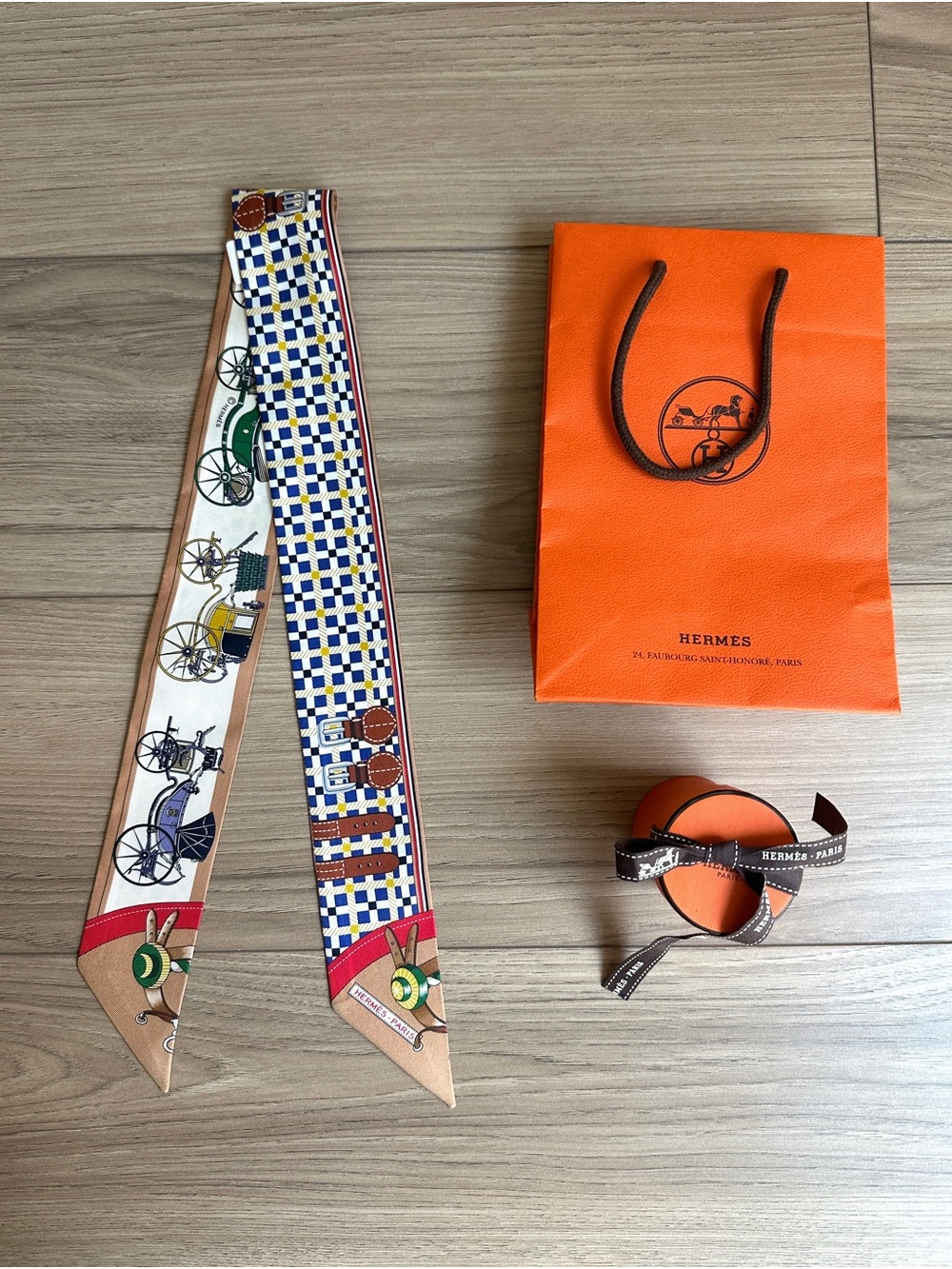 NWT Authentic Hermès Les Voitures Nouvelles Silk Twilly + Box & Bag
